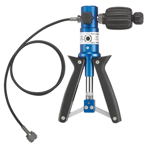P60 PRESSURE TEST PUMP C/W HOSE