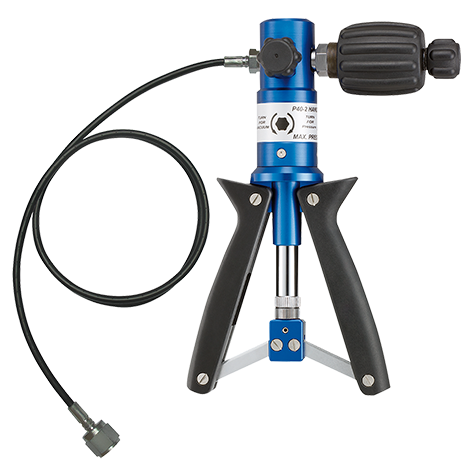 P40.2 PRESSURE TEST PUMP C/W HOSE